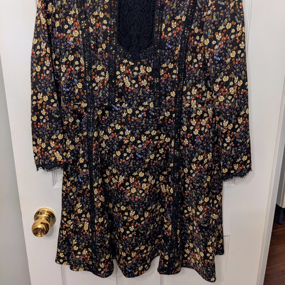 French Connection Flower Black dress with Lace Details - Picture 3 of 7